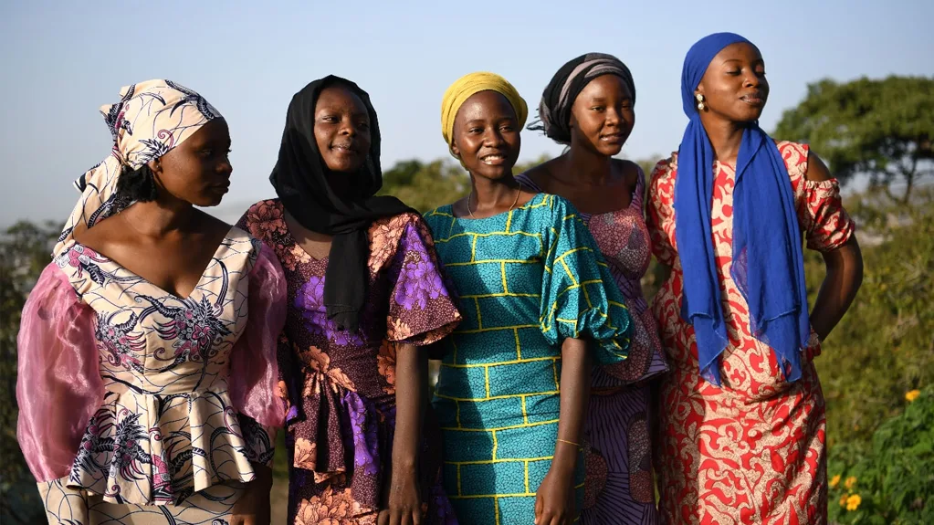 “Recuperando la confianza en Dios: el testimonio de 5 mujeres cristianas que fueron secuestradas”.