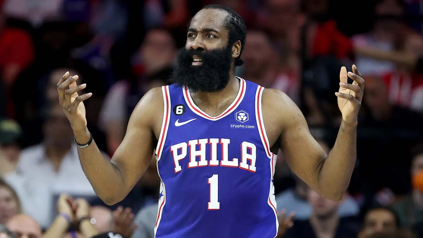 76ers impide a Harden abordar